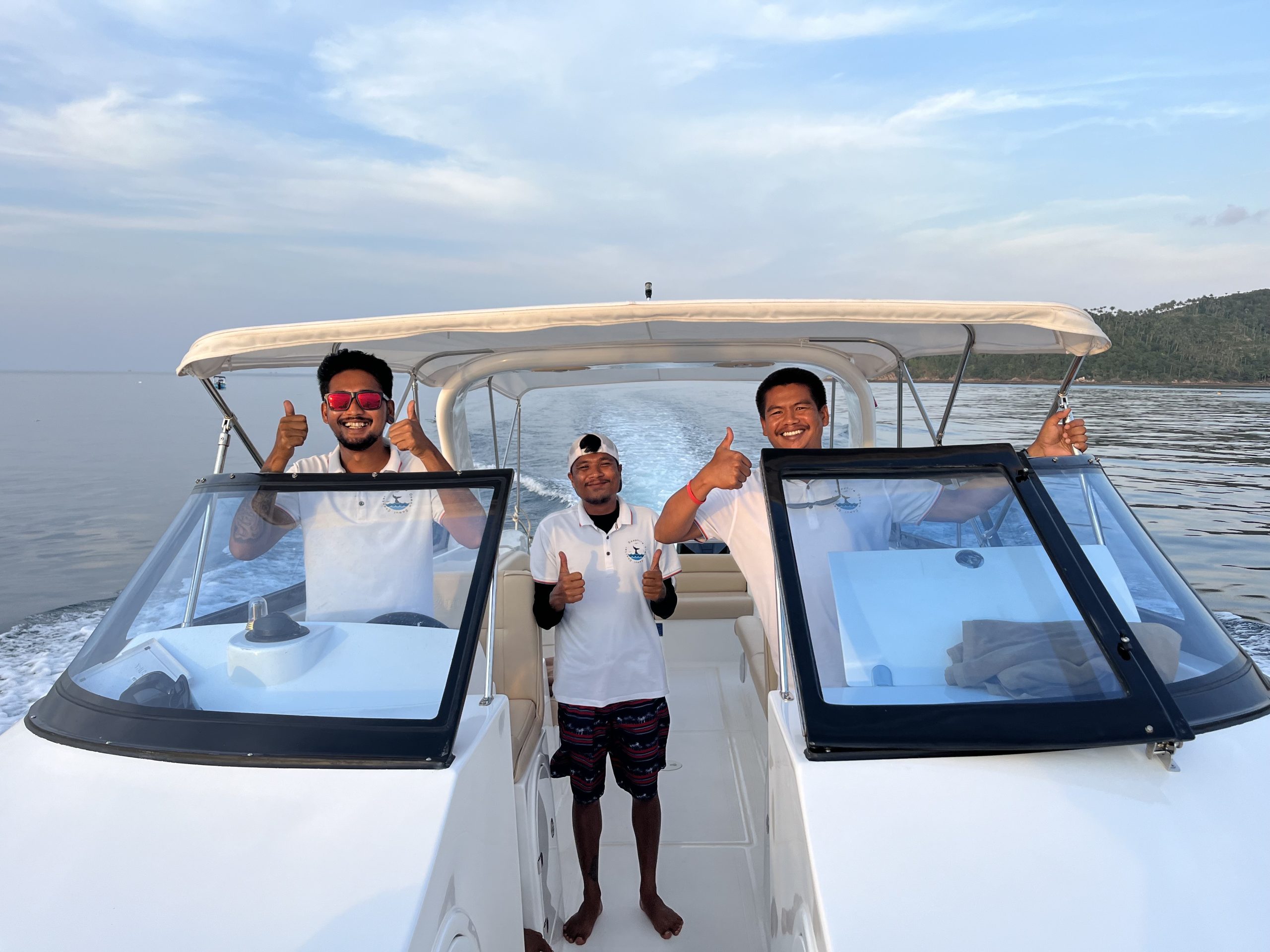 Koh Samui Private Speedboat Rental — Your Island Adventure Starts Here! Book with Sapphire Ocean Samui.